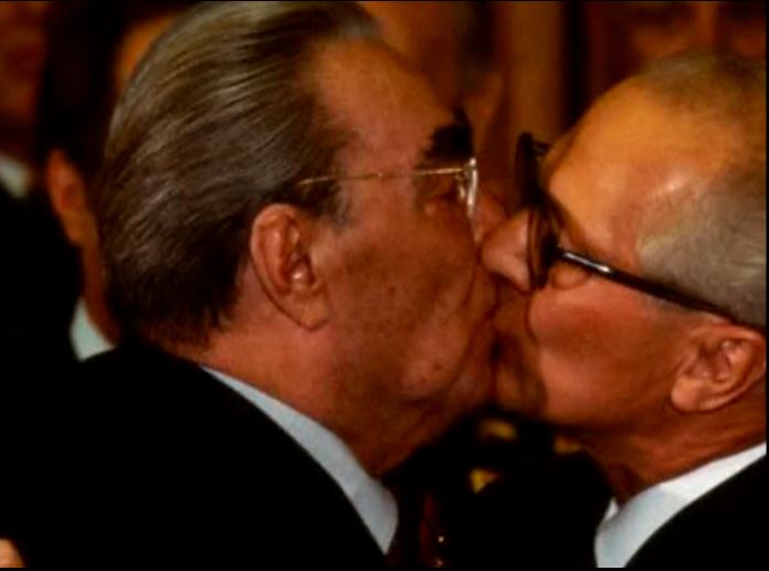 File:BrezhnevHonneckerKiss1.jpg
